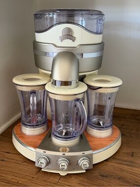 Margaritaville margarita machine
Multi-Station Blender System (3) 24 ounce cups
